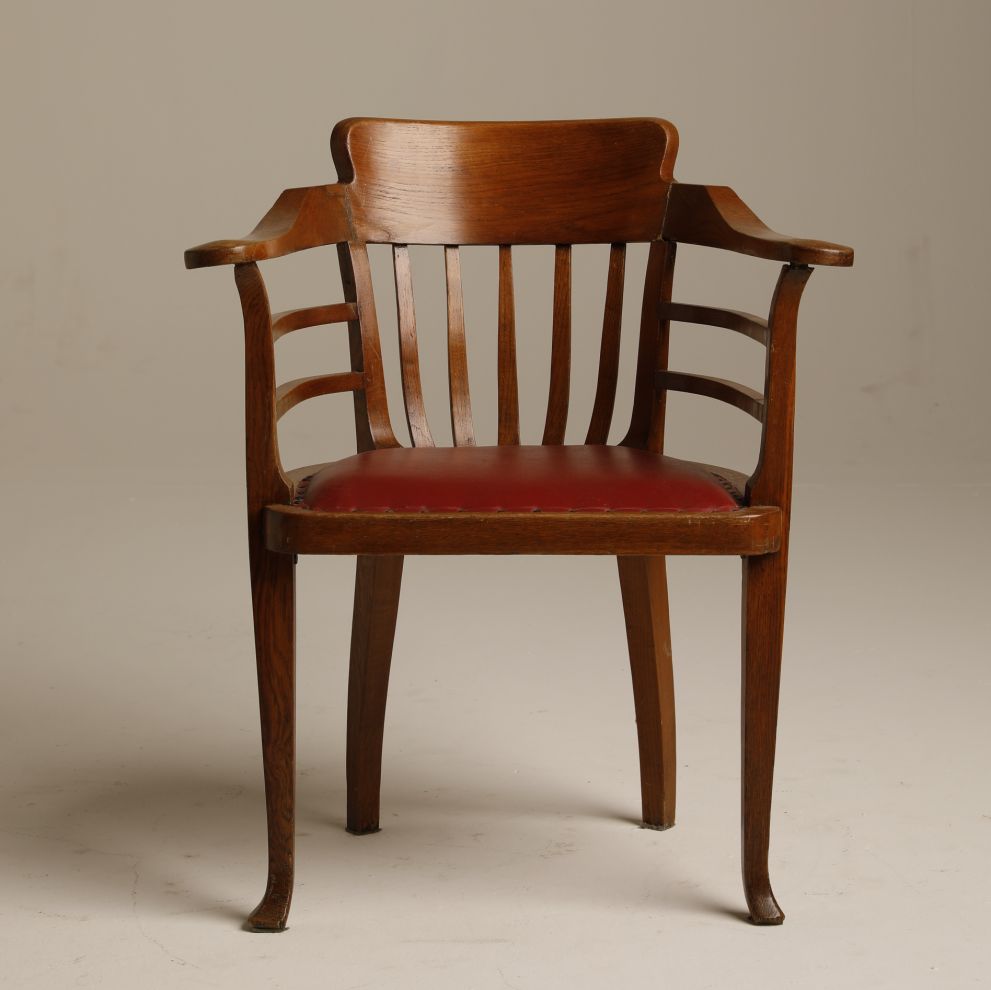 Executive chair in beech tree, early 1900s