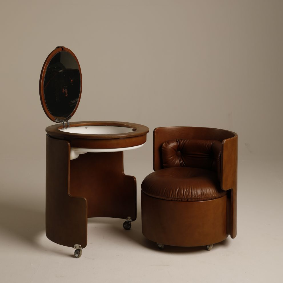 Dilly Dally, Vanity set by Luigi Massoni (1968)